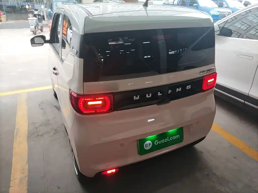 Wuling MINIEV — миниатюра 6