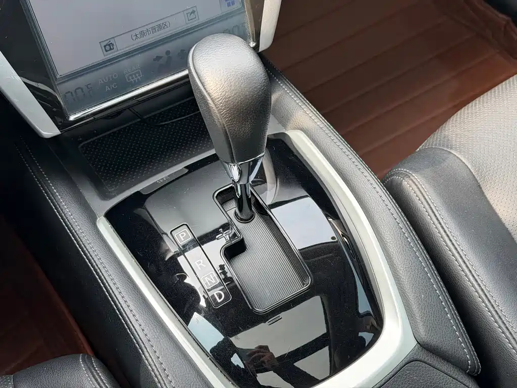 Nissan X-Trail — миниатюра 11