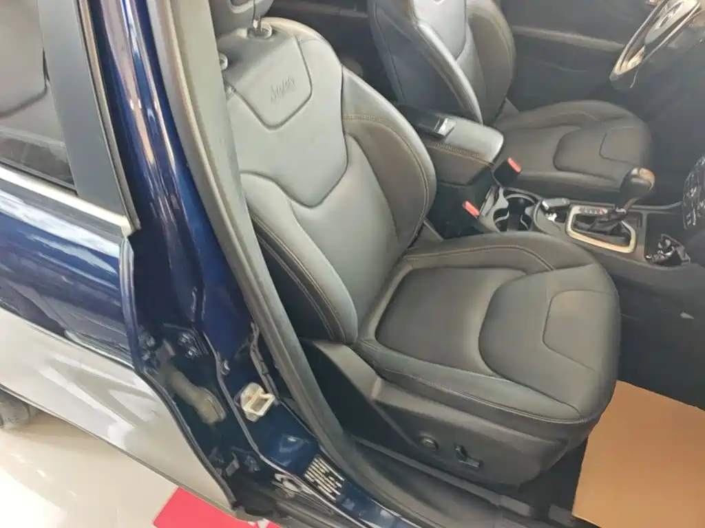 Jeep Cherokee — миниатюра 25