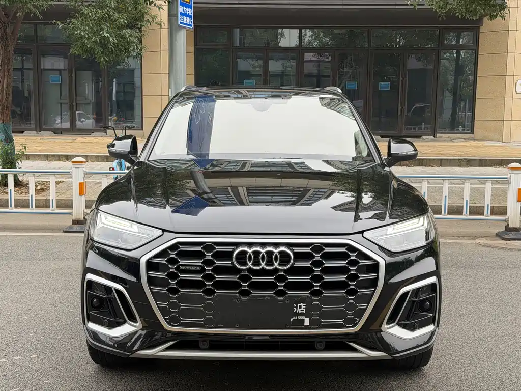 Audi Q5L — миниатюра 2