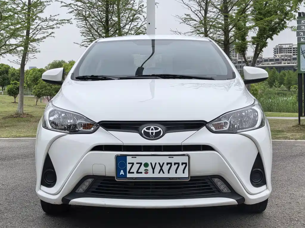 Toyota Yaris L — миниатюра 2