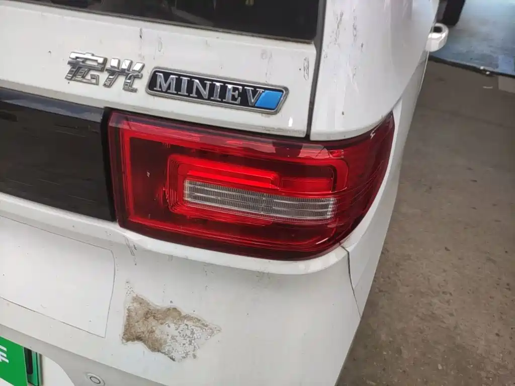 Wuling MINIEV — миниатюра 8