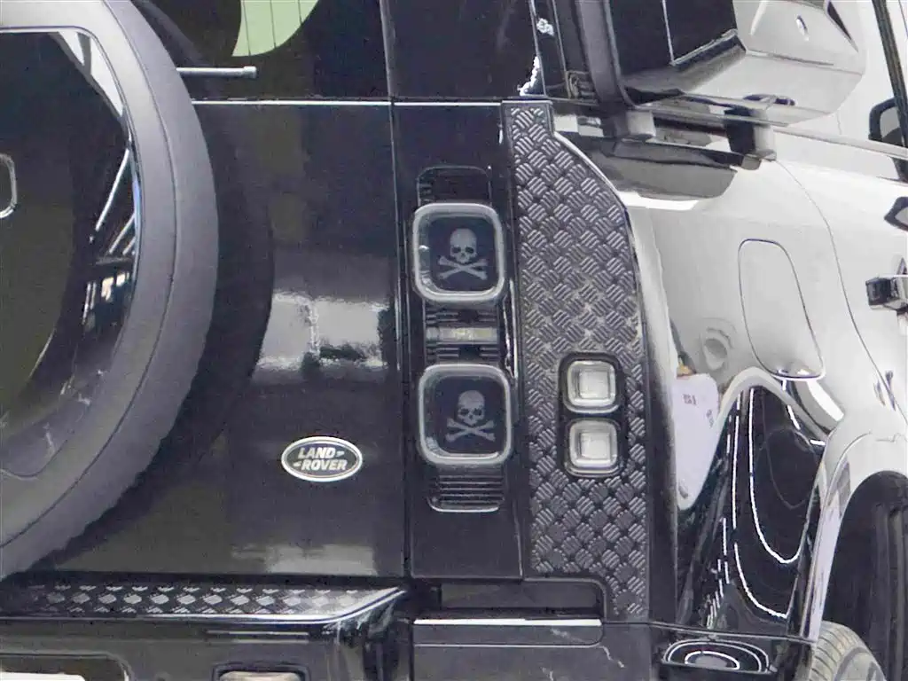 Land Rover Defender — миниатюра 6