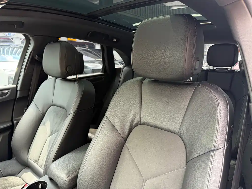 Porsche Macan — миниатюра 10