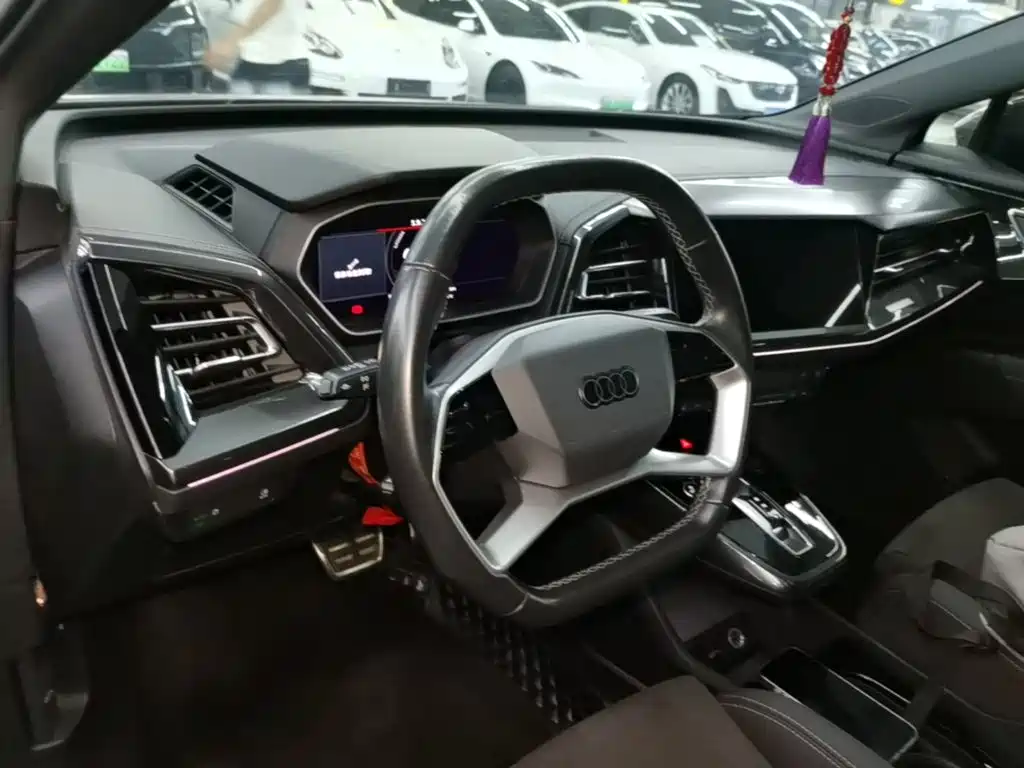Audi Q4 e-tron — миниатюра 10