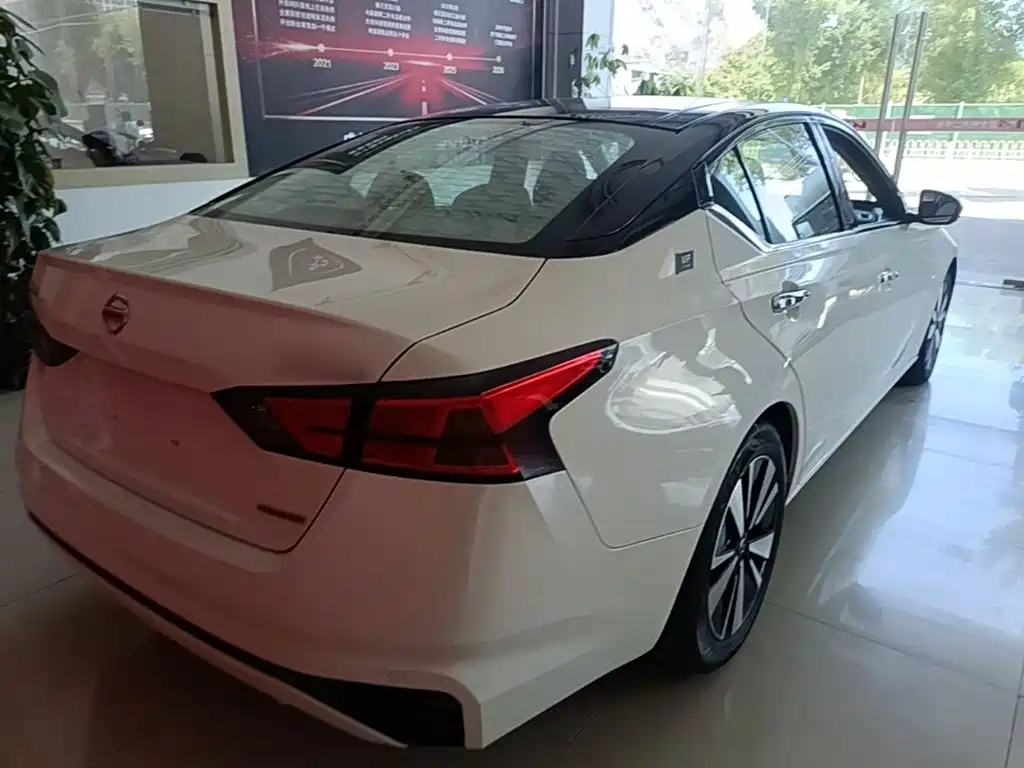 Nissan Teana — миниатюра 7