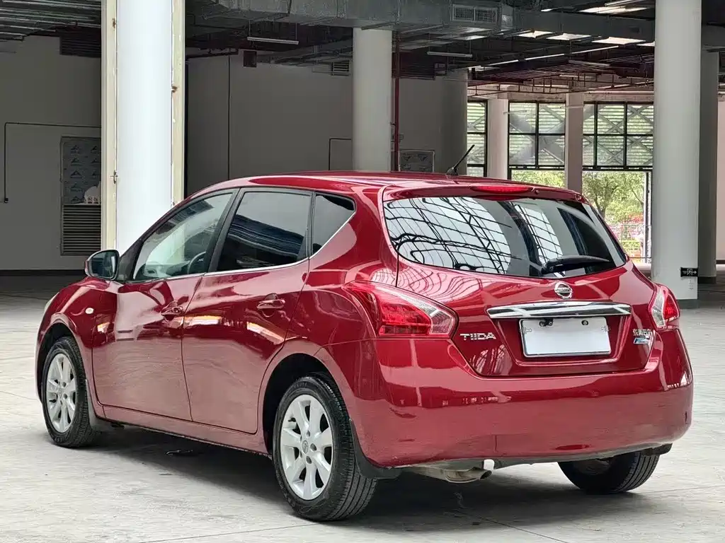 Nissan Tiida — миниатюра 8