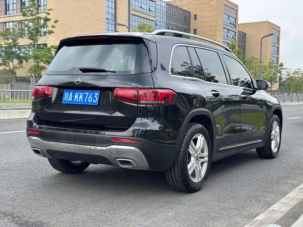 Mercedes-Benz GLB — миниатюра 17