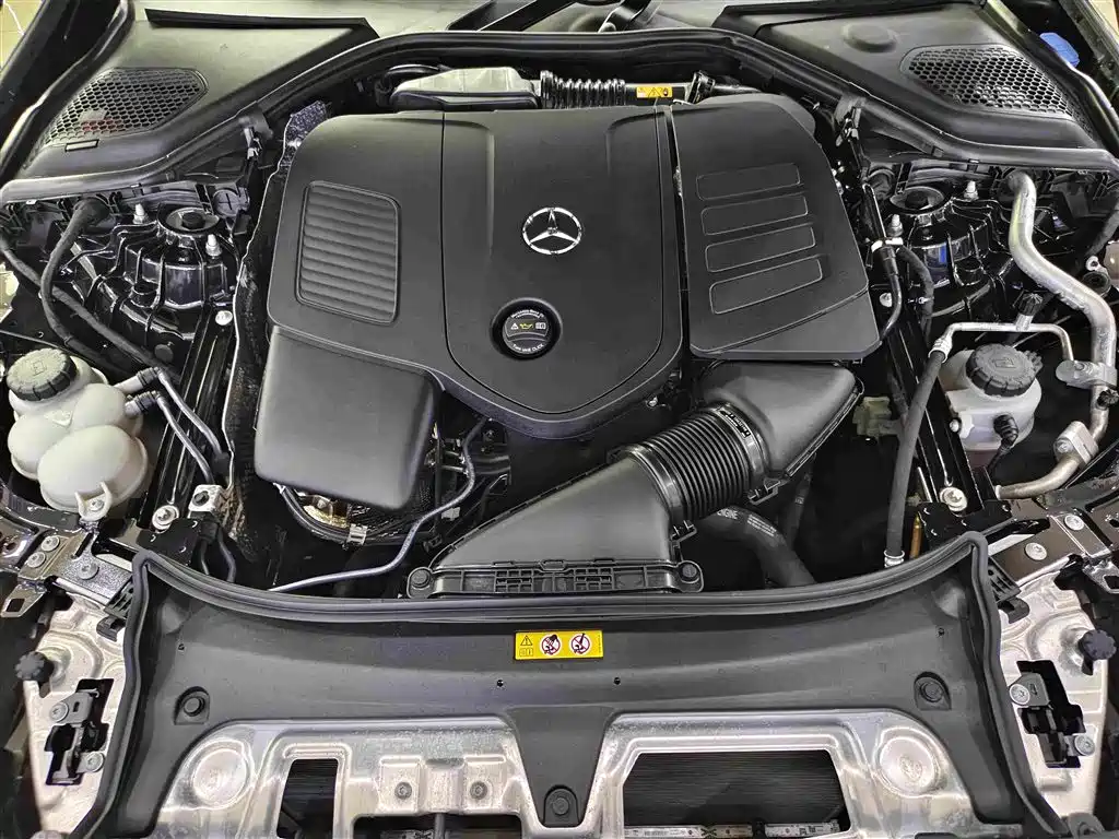 Mercedes-Benz E-Class — миниатюра 12