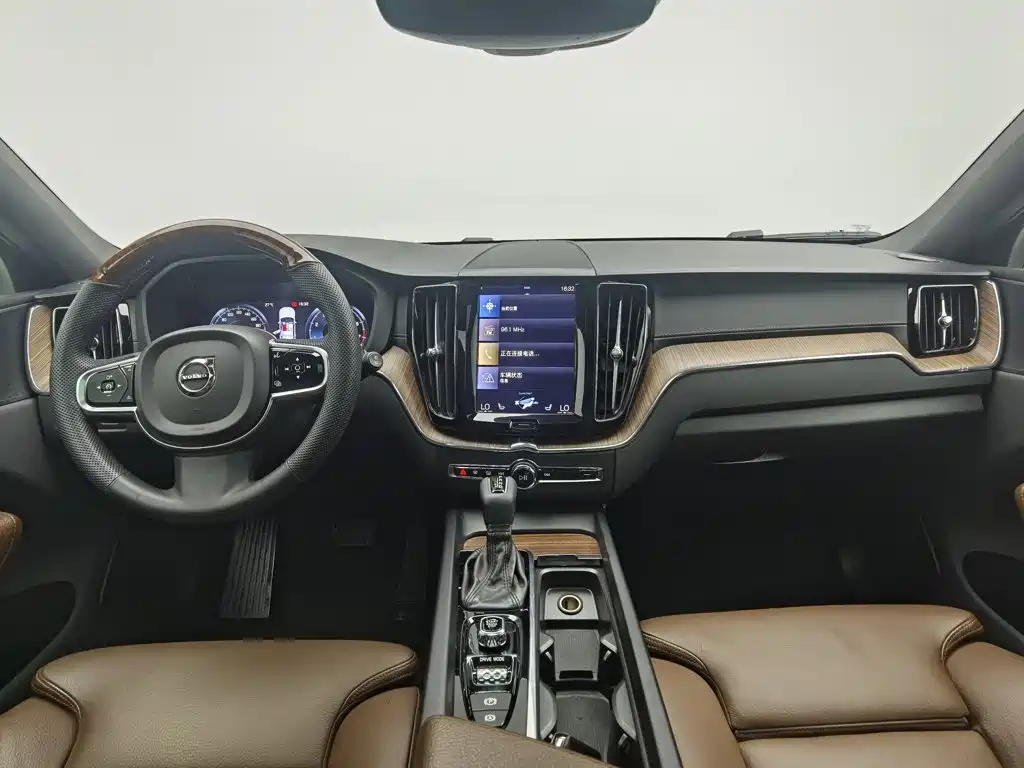 Volvo XC60 — миниатюра 5