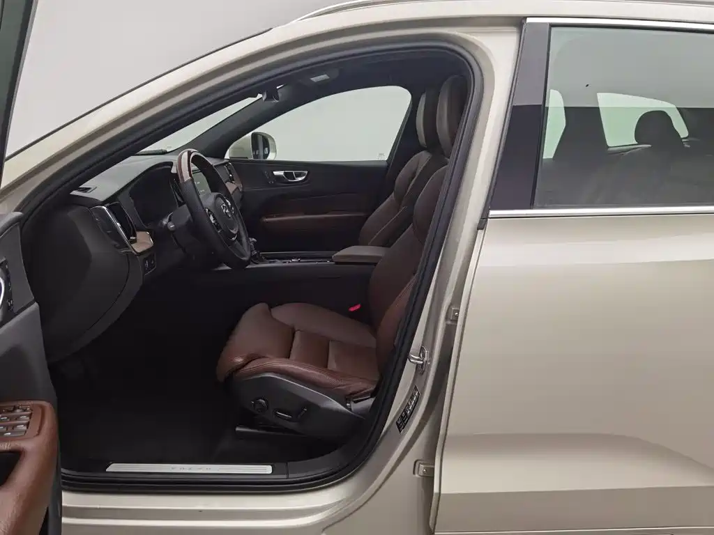 Volvo XC60 — миниатюра 10
