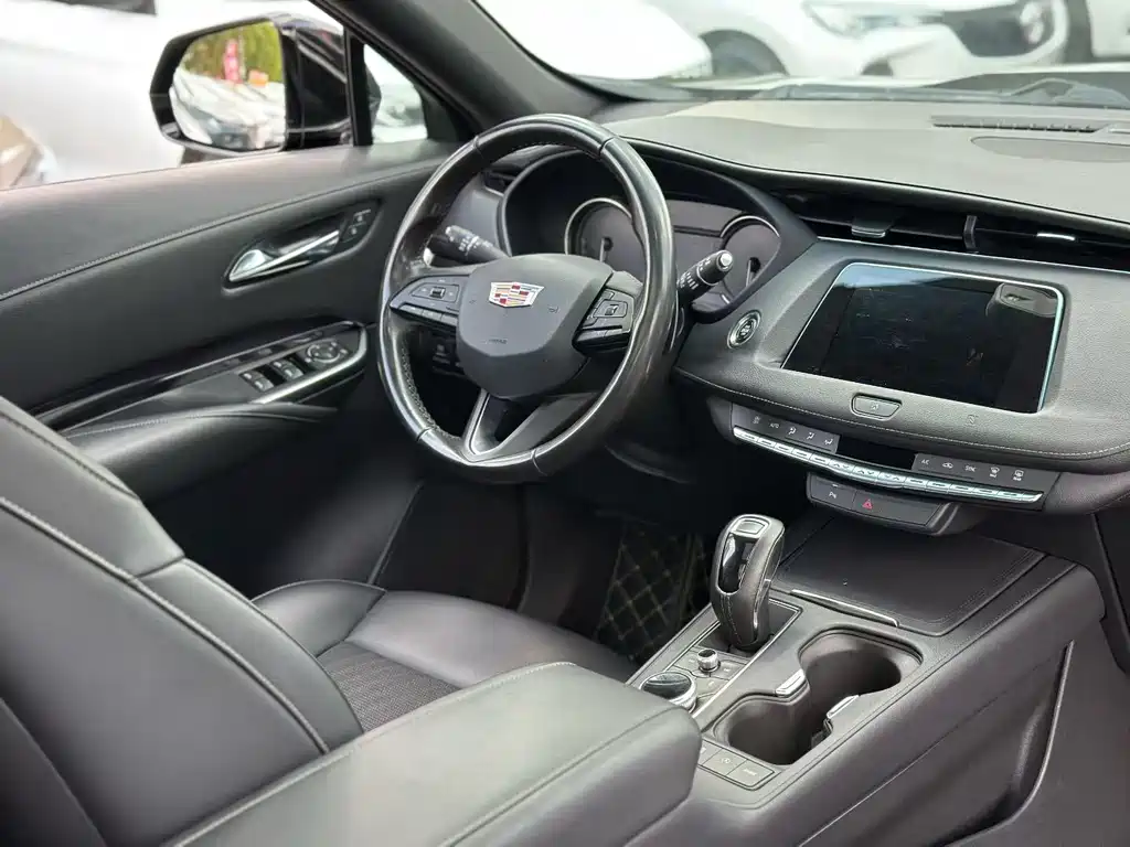 Cadillac XT4 — миниатюра 6