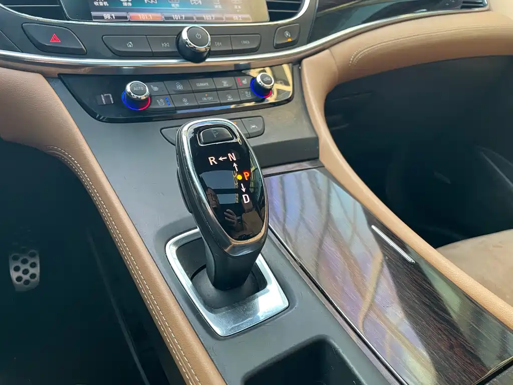 Buick LaCrosse — миниатюра 11