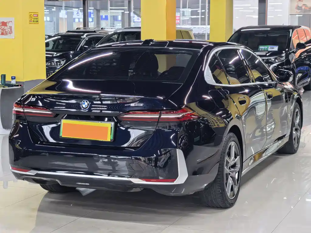 BMW i5 — миниатюра 15