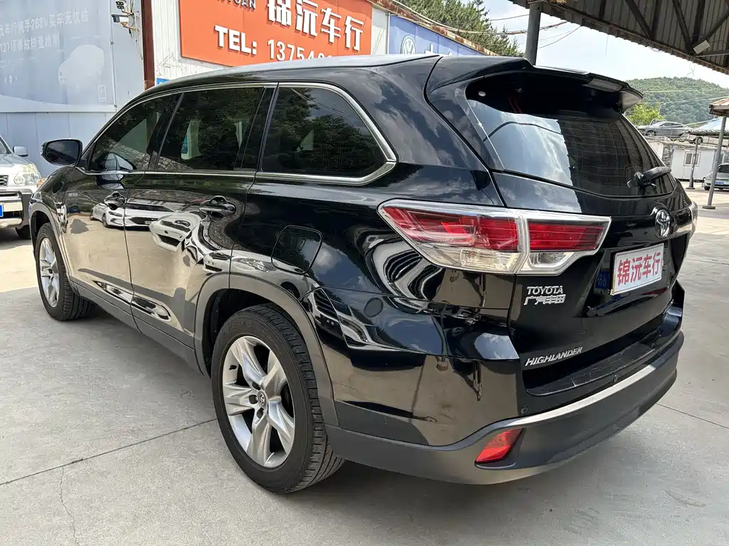 Toyota Highlander 2015 2.0T 7 мест