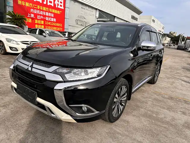 MITSUBISHI OUTLANDER 2021