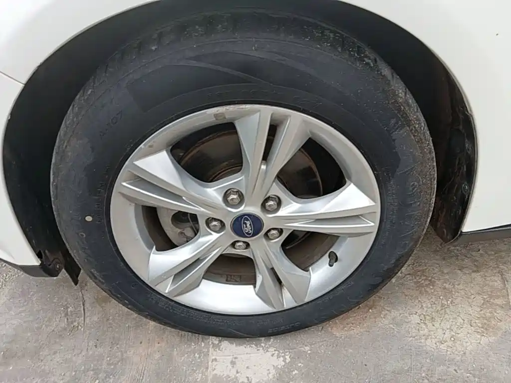 Ford Focus — миниатюра 23