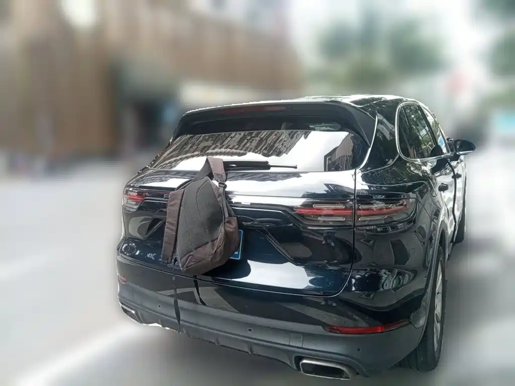 Porsche Cayenne — миниатюра 6