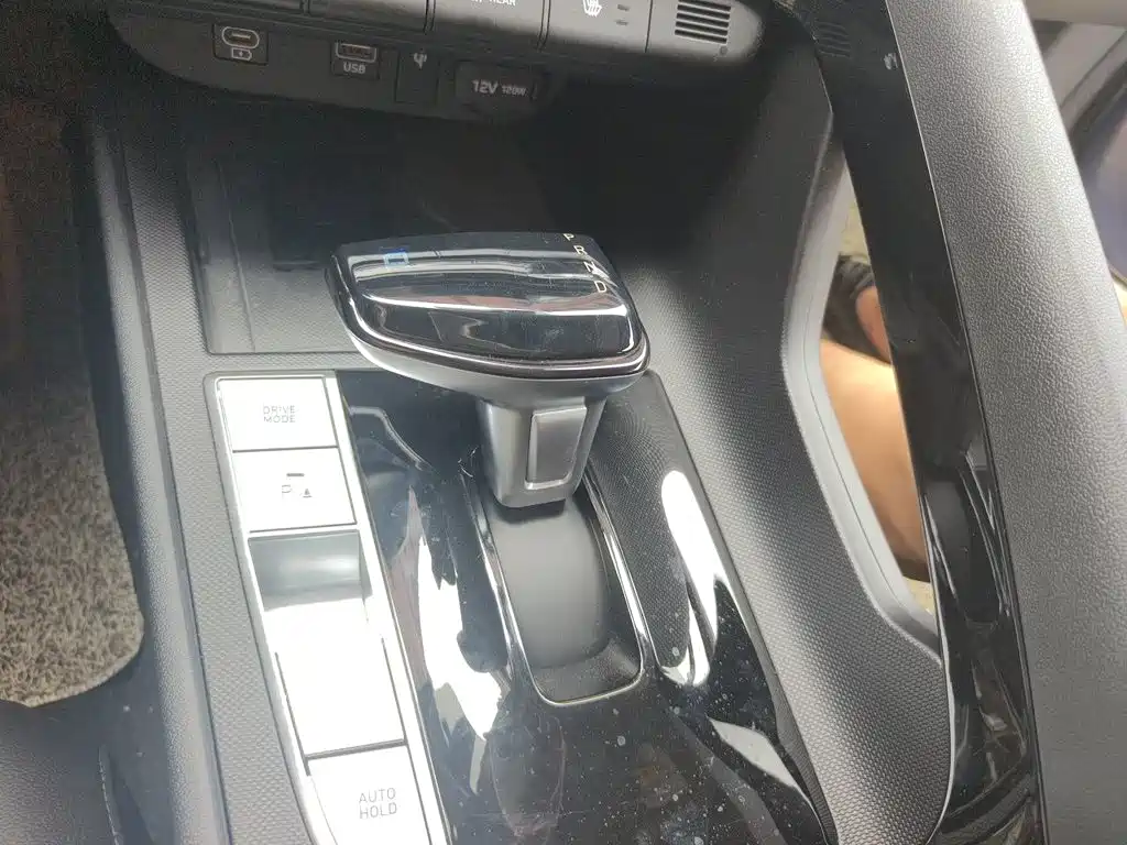 Hyundai Elantra — миниатюра 15