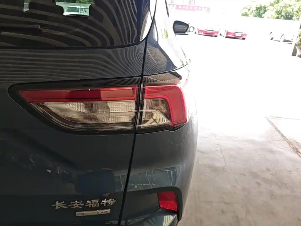 Ford Escape — миниатюра 8
