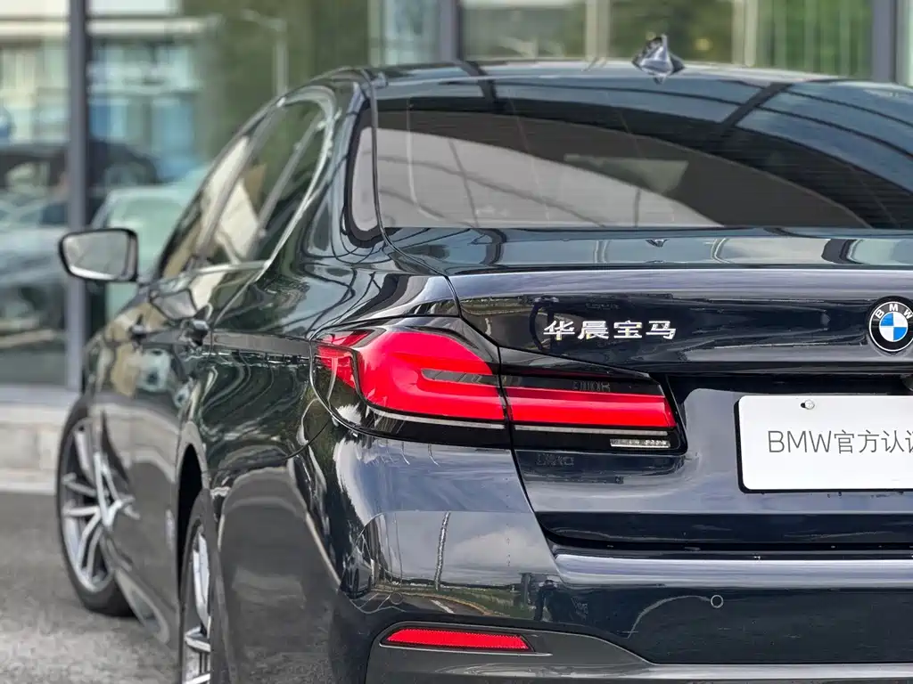 BMW 5 Series — миниатюра 23