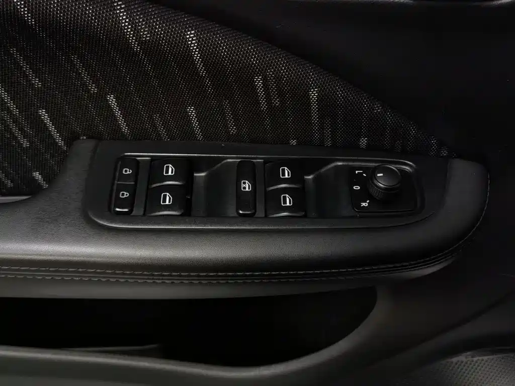 Leapmotor Leapmotor T03 — миниатюра 9