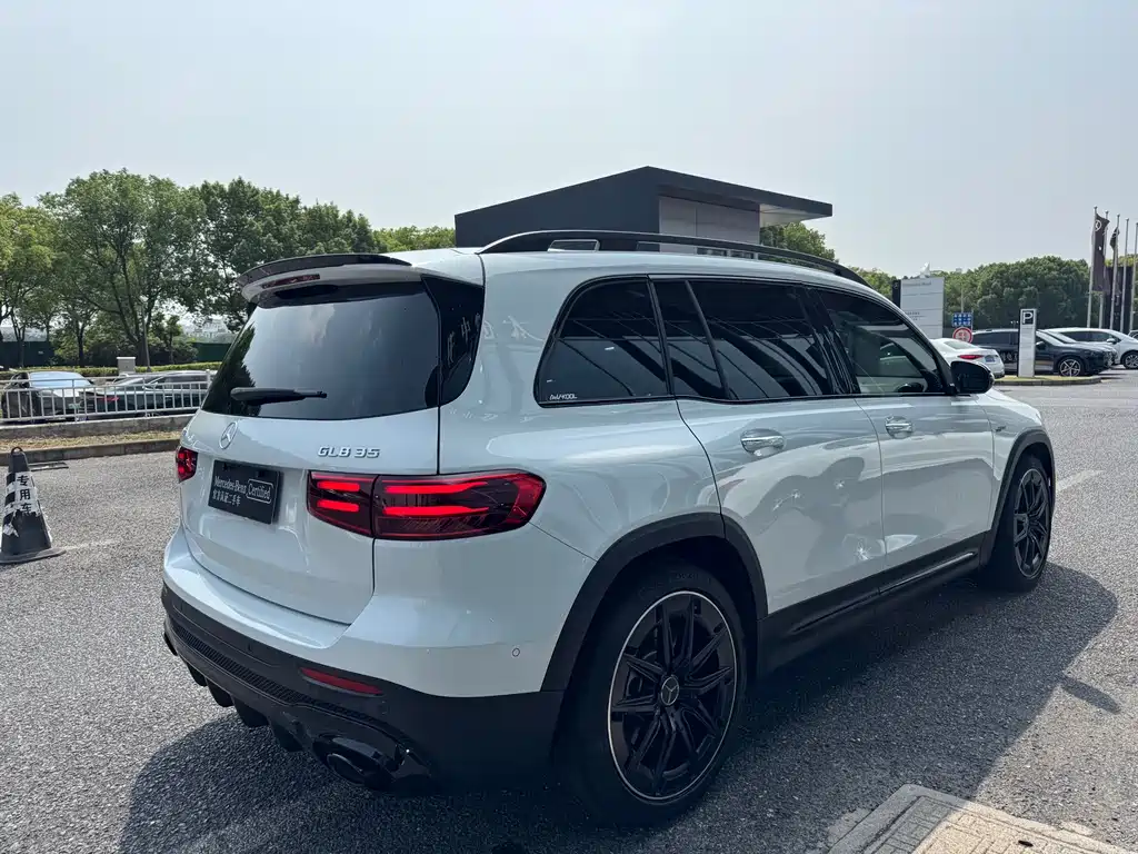 Mercedes-Benz GLB AMG — миниатюра 6