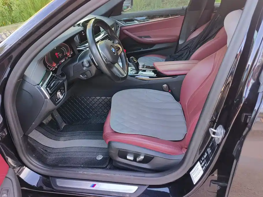 BMW 5 Series — миниатюра 9