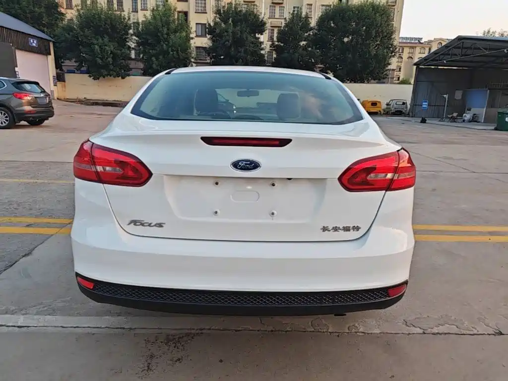 Ford Focus — миниатюра 6