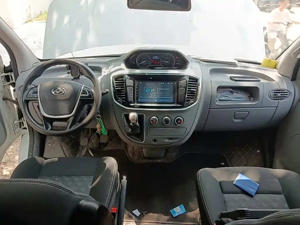 Maxus V80 — миниатюра 10