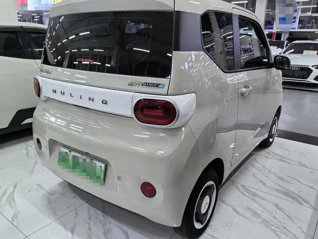 Wuling MINIEV — миниатюра 6