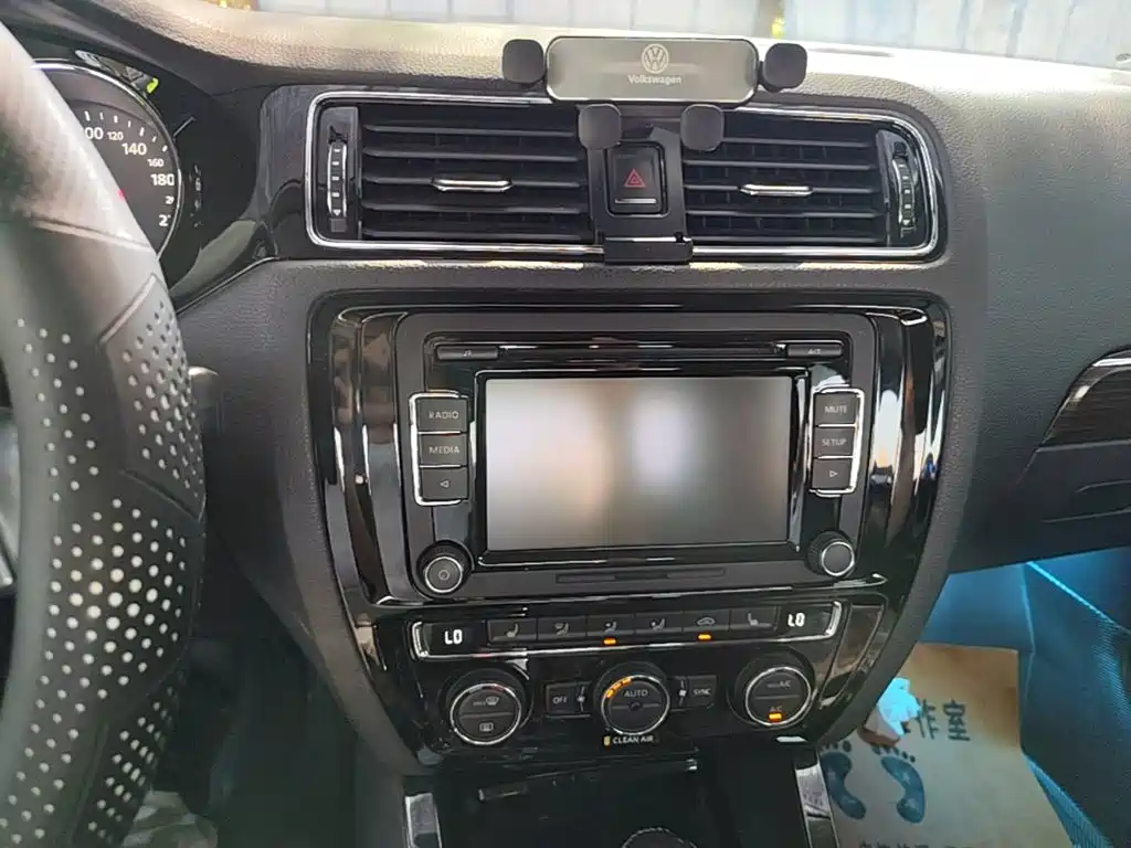 Volkswagen Sagitar — миниатюра 18