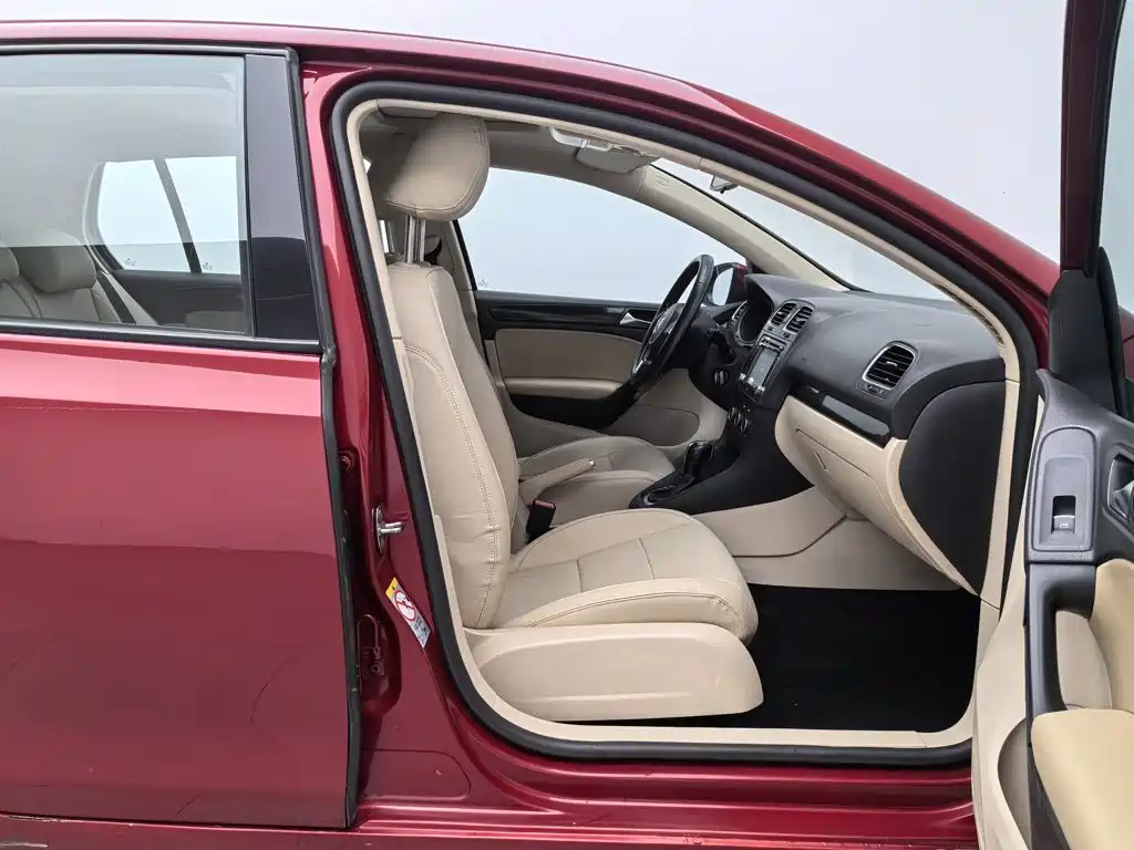 Volkswagen Golf — миниатюра 23