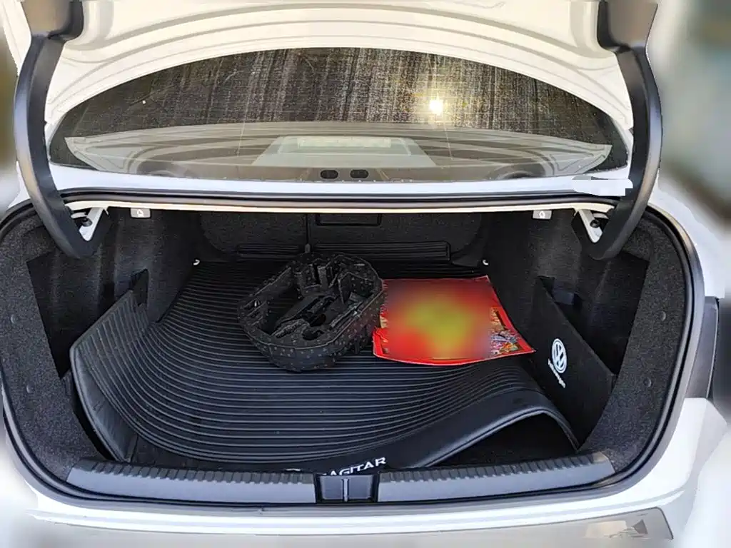 Volkswagen Sagitar — миниатюра 24