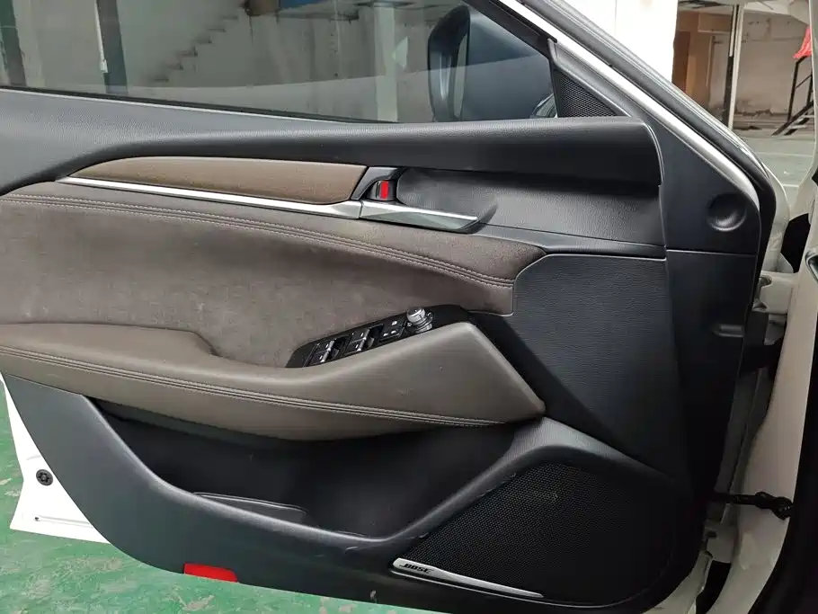 Mazda Atenza — миниатюра 7