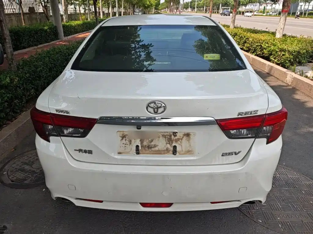 Toyota Reiz — миниатюра 6
