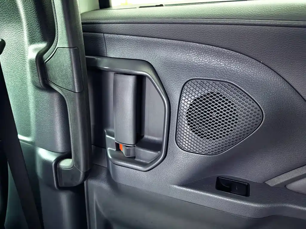 Toyota Granvia — миниатюра 20