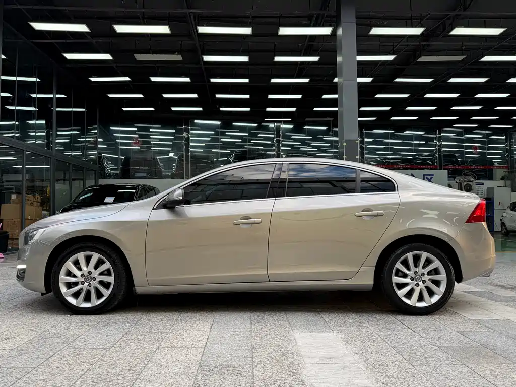 Volvo S60 — миниатюра 16