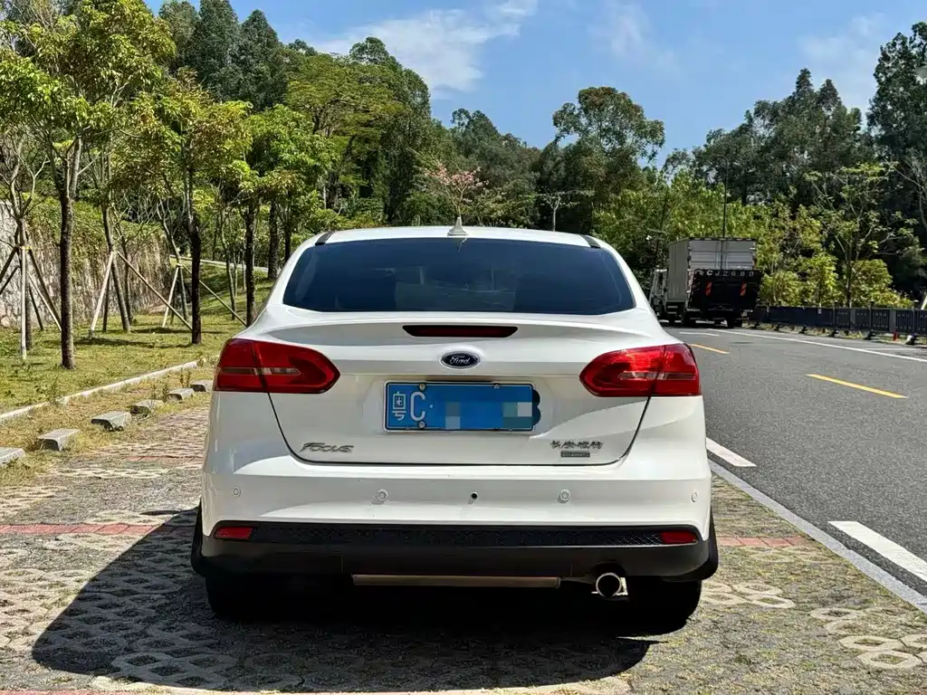 Ford Focus — миниатюра 8