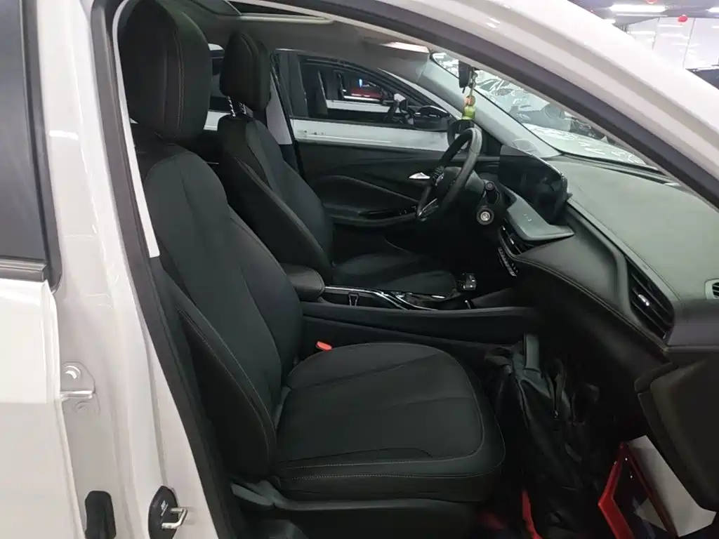 Buick Verano — миниатюра 25