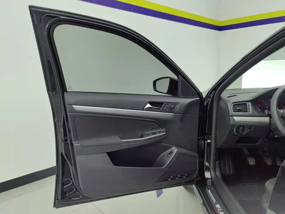 Volkswagen Lavida — миниатюра 7
