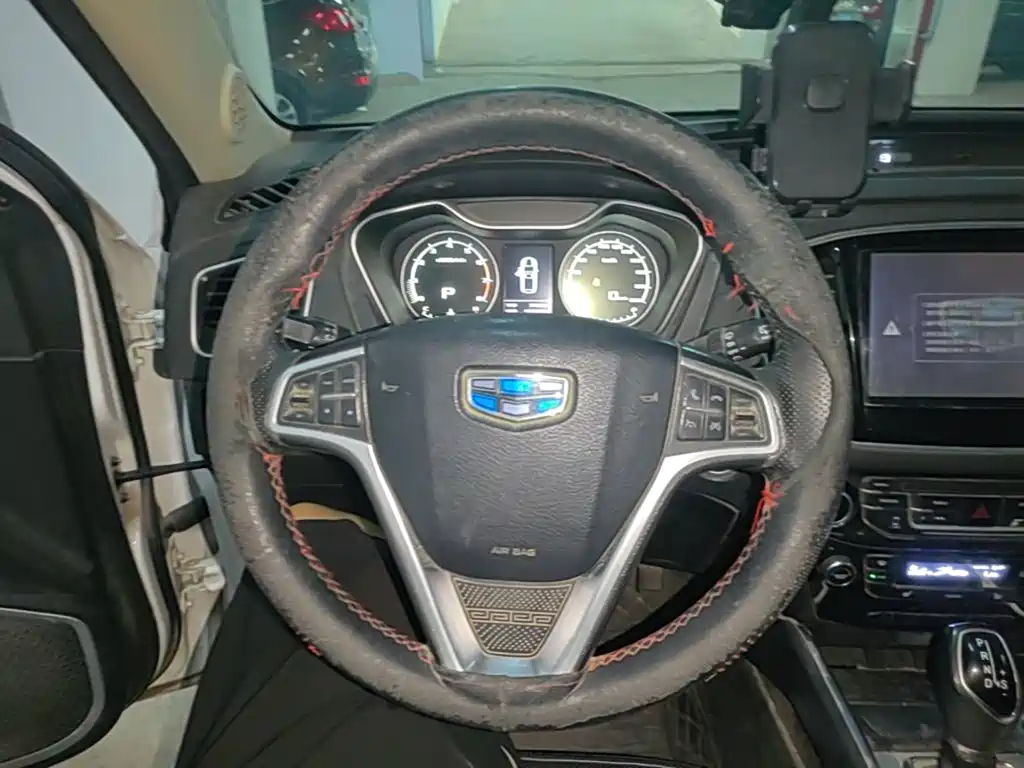 Geely Vision X6 — миниатюра 11