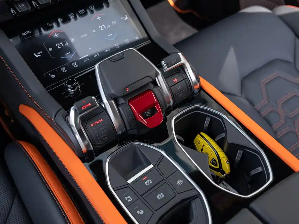 Lamborghini Urus SE — миниатюра 15