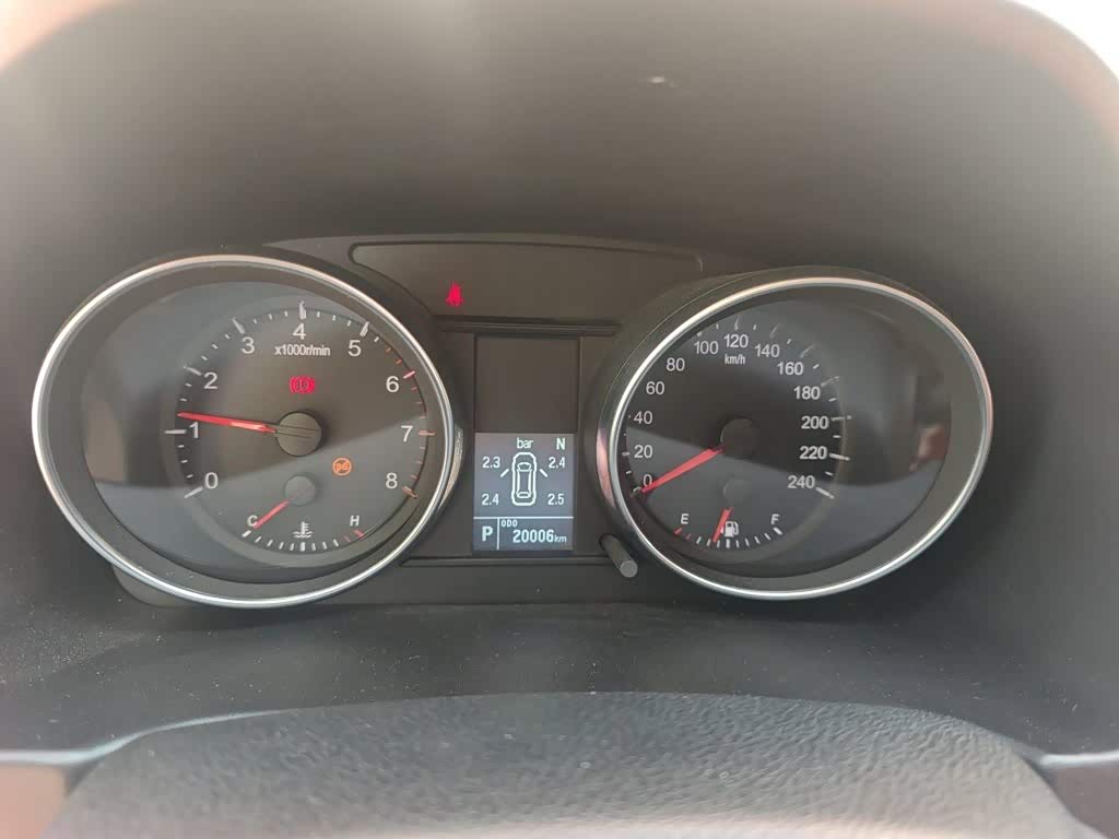 Haval Haval M6 1.5 л 2021 г. Белый, пробег 20000 км