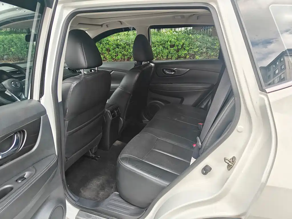 Nissan X-Trail — миниатюра 6