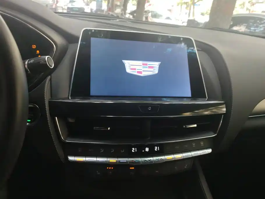 Cadillac CT5 — миниатюра 13