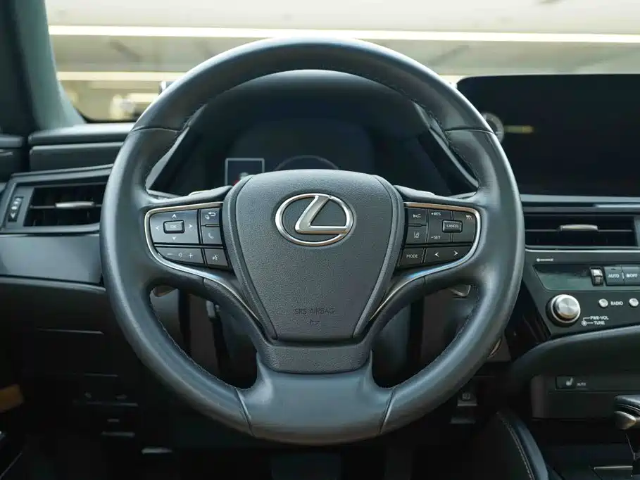 Lexus ES — миниатюра 17