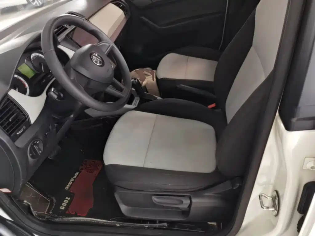 Skoda Fabia — миниатюра 15