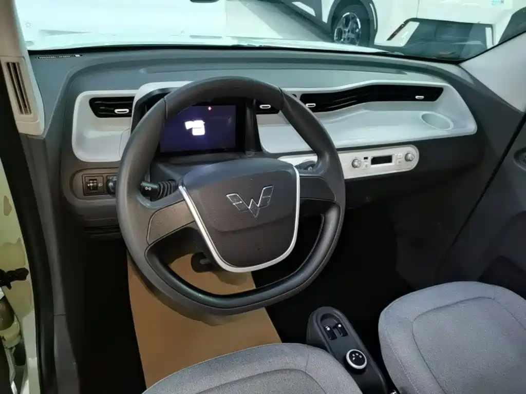 Wuling MINIEV — миниатюра 10