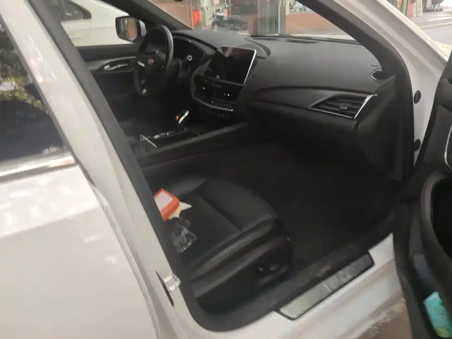 Cadillac CT5 — миниатюра 8